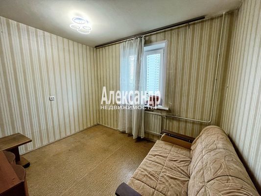 Продам трехкомнатную (3-комн.) квартиру, Шлиссельбургский пр-кт, 12к1, Санкт-Петербург г