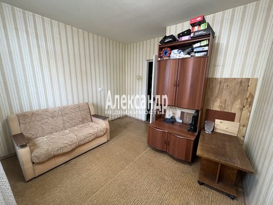 Продам трехкомнатную (3-комн.) квартиру, Шлиссельбургский пр-кт, 12к1, Санкт-Петербург г