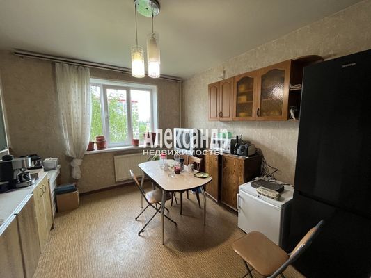 Продам трехкомнатную (3-комн.) квартиру, Шлиссельбургский пр-кт, 12к1, Санкт-Петербург г