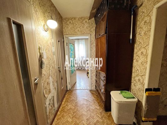 Продам трехкомнатную (3-комн.) квартиру, Шлиссельбургский пр-кт, 12к1, Санкт-Петербург г