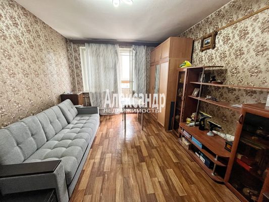 Продам трехкомнатную (3-комн.) квартиру, Шлиссельбургский пр-кт, 12к1, Санкт-Петербург г