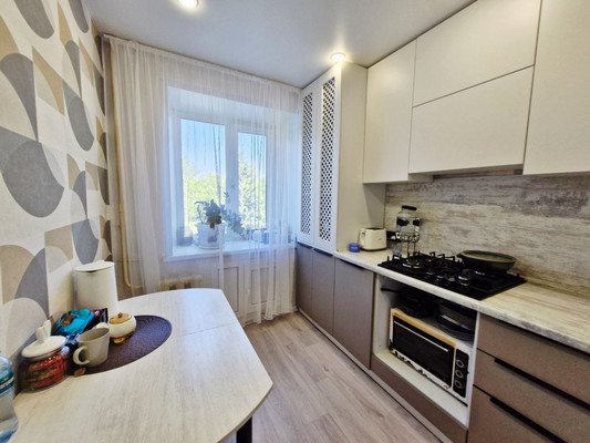 Продам трехкомнатную (3-комн.) квартиру, Деповская ул, 182, Ишим г