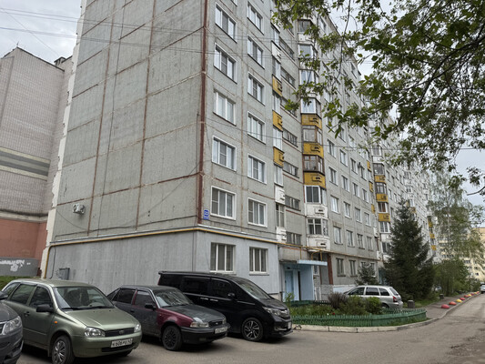 Продам трехкомнатную (3-комн.) квартиру, Хлыновская ул, 22, Киров г