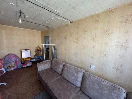 Продам трехкомнатную (3-комн.) квартиру, Хлыновская ул, 22, Киров г