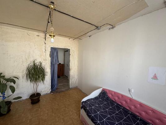Продам трехкомнатную (3-комн.) квартиру, Хлыновская ул, 22, Киров г