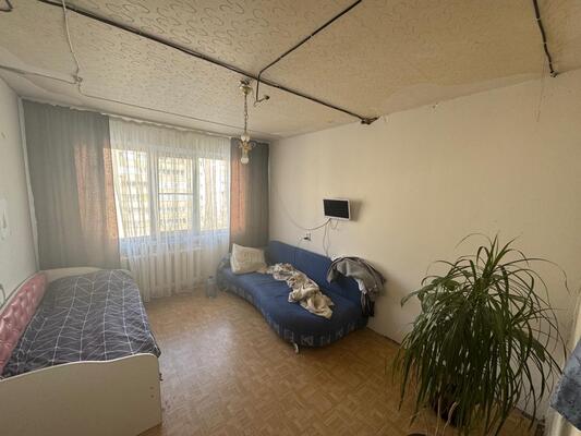 Продам трехкомнатную (3-комн.) квартиру, Хлыновская ул, 22, Киров г