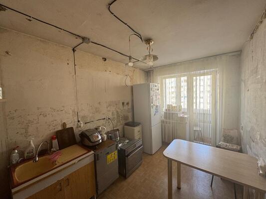 Продам трехкомнатную (3-комн.) квартиру, Хлыновская ул, 22, Киров г