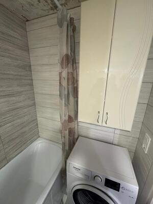 Продам трехкомнатную (3-комн.) квартиру, Хлыновская ул, 22, Киров г
