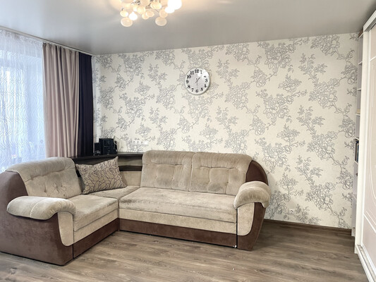 Продам трехкомнатную (3-комн.) квартиру, Сурикова ул, 36, Киров г