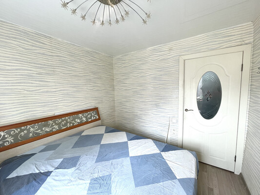 Продам трехкомнатную (3-комн.) квартиру, Сурикова ул, 36, Киров г