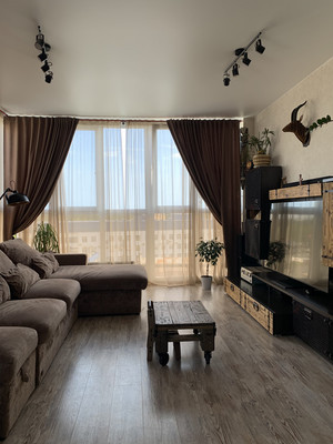 Продам двухкомнатную (2-комн.) квартиру, Строителей ул, 119, Ханты-Мансийск г