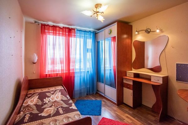 Продам трехкомнатную (3-комн.) квартиру, Одоевского ул, 1/1, Новосибирск г