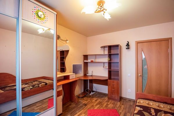 Продам трехкомнатную (3-комн.) квартиру, Одоевского ул, 1/1, Новосибирск г