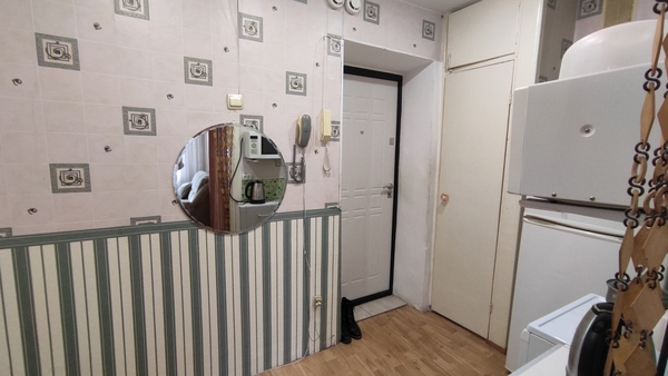 Продам двухкомнатную (2-комн.) квартиру, Зорге ул, 44, Новосибирск г
