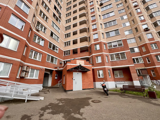 Продам двухкомнатную (2-комн.) квартиру, Академическая пл, 3, Троицк г