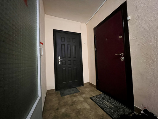 Продам двухкомнатную (2-комн.) квартиру, Академическая пл, 3, Троицк г