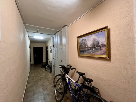 Продам двухкомнатную (2-комн.) квартиру, Академическая пл, 3, Троицк г