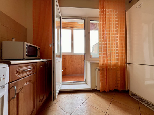 Продам двухкомнатную (2-комн.) квартиру, Академическая пл, 3, Троицк г