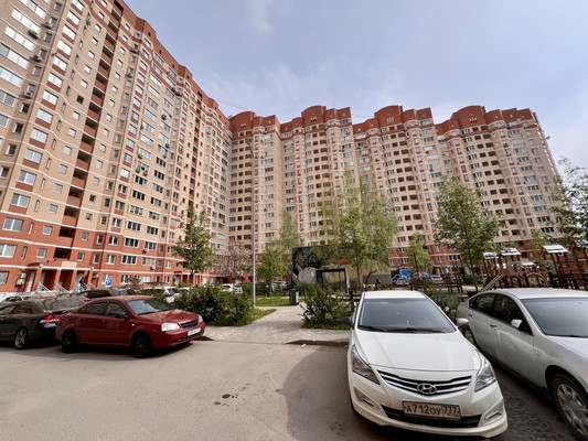 Продам двухкомнатную (2-комн.) квартиру, Академическая пл, 3, Троицк г