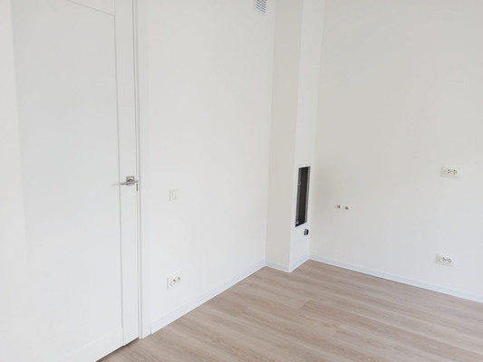 Продам двухкомнатную (2-комн.) квартиру, Пахомовская ул, 23, Санкт-Петербург г