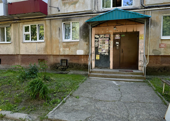 Продам двухкомнатную (2-комн.) квартиру, Первомайская ул, 68, Нижний Тагил г