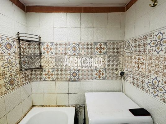 Продам многокомнатную квартиру, Танкиста Хрустицкого ул, д. 19, Санкт-Петербург г