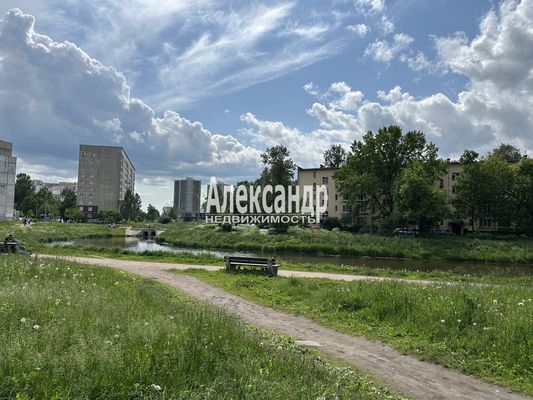 Продам многокомнатную квартиру, Танкиста Хрустицкого ул, д. 19, Санкт-Петербург г