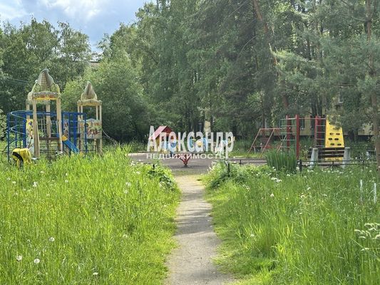 Продам многокомнатную квартиру, Танкиста Хрустицкого ул, д. 19, Санкт-Петербург г
