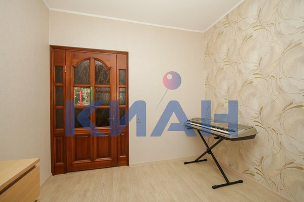 Продам многокомнатную квартиру, им.газеты Красноярский рабочий пр-кт, 124а, Красноярск г