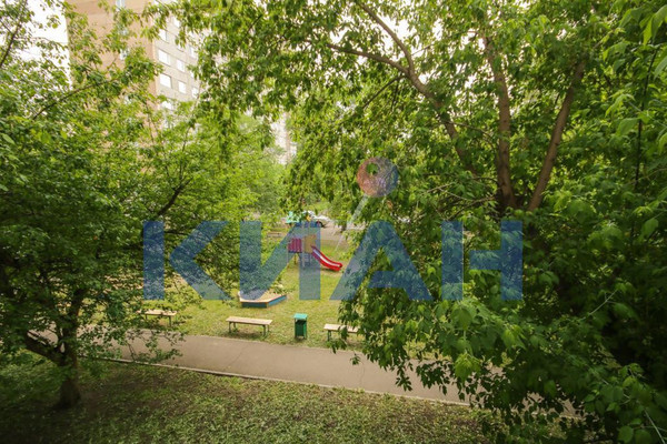 Продам многокомнатную квартиру, им.газеты Красноярский рабочий пр-кт, 124а, Красноярск г