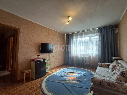 Продам двухкомнатную (2-комн.) квартиру, Кириченко ул, 13, Горячий Ключ г