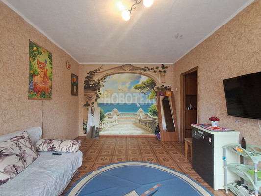 Продам двухкомнатную (2-комн.) квартиру, Кириченко ул, 13, Горячий Ключ г