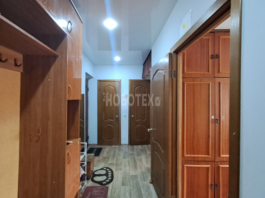 Продам двухкомнатную (2-комн.) квартиру, Кириченко ул, 13, Горячий Ключ г