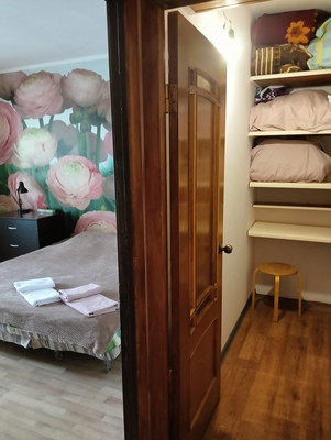 Продам двухкомнатную (2-комн.) квартиру, Таганрогская ул, 120к1, Ростов-на-Дону г