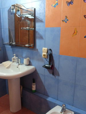 Продам двухкомнатную (2-комн.) квартиру, Таганрогская ул, 120к1, Ростов-на-Дону г