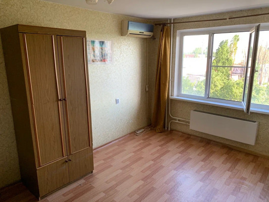 Продам однокомнатную (1-комн.) квартиру, им. Чехова ул, 4, Краснодар г