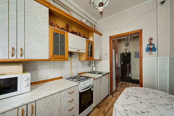 Продам двухкомнатную (2-комн.) квартиру, Авиационная ул, 5, Монино рп