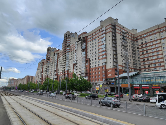 Продам многокомнатную квартиру, Просвещения пр-кт, 33к1, Санкт-Петербург г