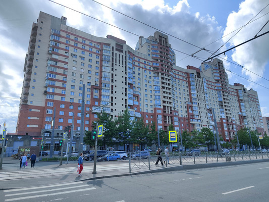 Продам многокомнатную квартиру, Просвещения пр-кт, 33к1, Санкт-Петербург г