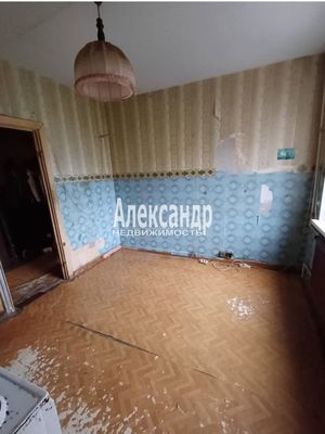 Продам трехкомнатную (3-комн.) квартиру, 56, Колпино д