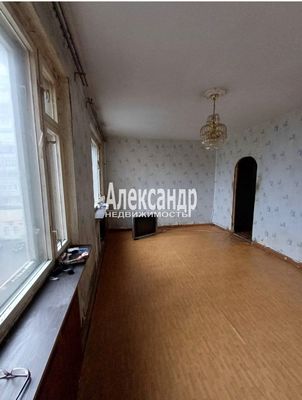 Продам трехкомнатную (3-комн.) квартиру, 56, Колпино д