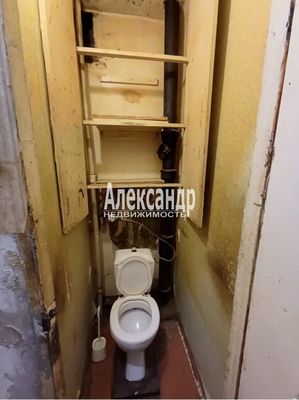 Продам трехкомнатную (3-комн.) квартиру, 56, Колпино д