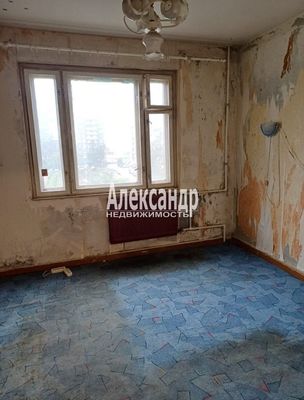 Продам трехкомнатную (3-комн.) квартиру, 56, Колпино д