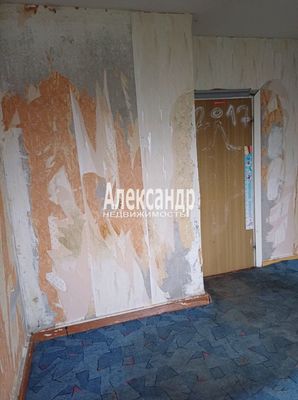 Продам трехкомнатную (3-комн.) квартиру, 56, Колпино д
