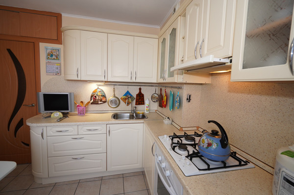 Продам двухкомнатную (2-комн.) квартиру, Космонавтов ул, 8, Щербинка г