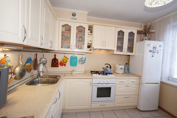 Продам двухкомнатную (2-комн.) квартиру, Космонавтов ул, 8, Щербинка г
