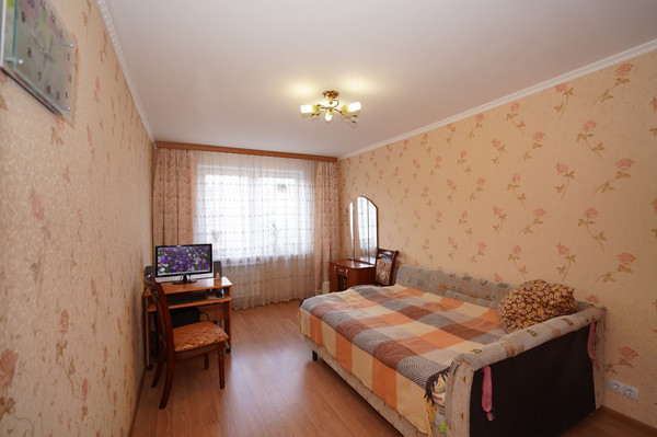 Продам двухкомнатную (2-комн.) квартиру, Космонавтов ул, 8, Щербинка г
