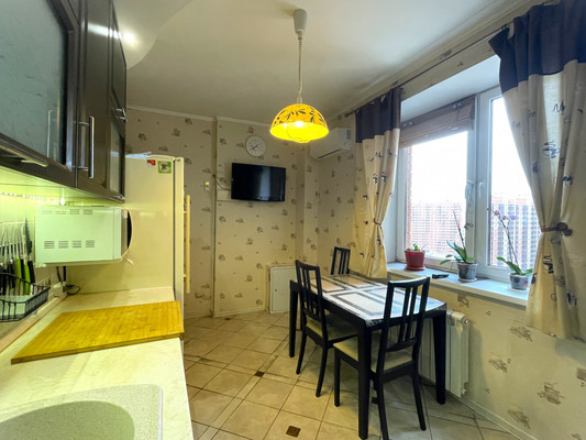 Продам трехкомнатную (3-комн.) квартиру, Балашихинское ш, 10, Балашиха г