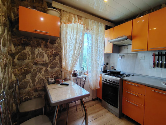 Продам двухкомнатную (2-комн.) квартиру, Февральская ул, 46, Апрелевка г