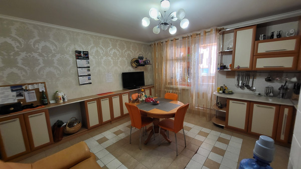 Продам трехкомнатную (3-комн.) квартиру, Фатыха Амирхана ул, 17, Казань г